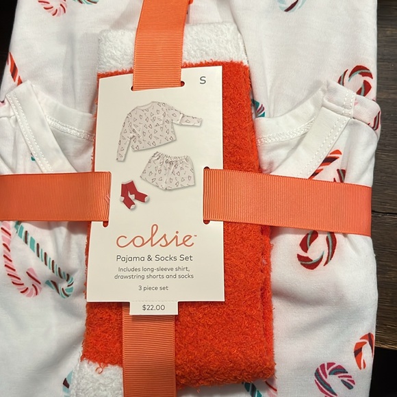Colsie Other - Pajama & Sock Set women Candy Can design 🎄🎄⛄️